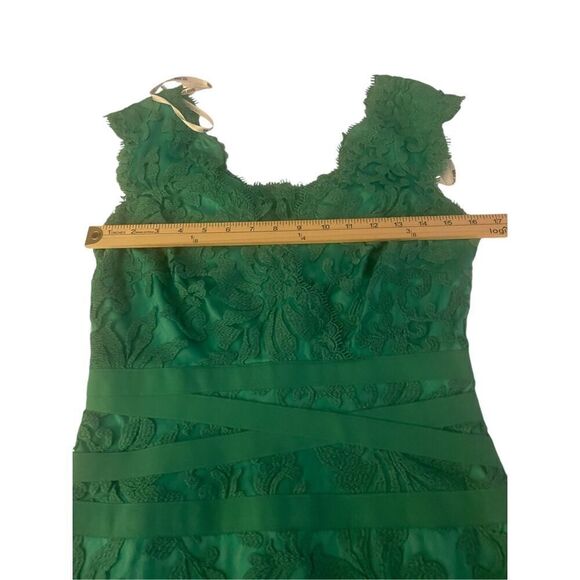Tadashi Shoji Green V Neck Lace Cocktail Knee length Dress 8 short sleeve Date - Picture 9 of 11